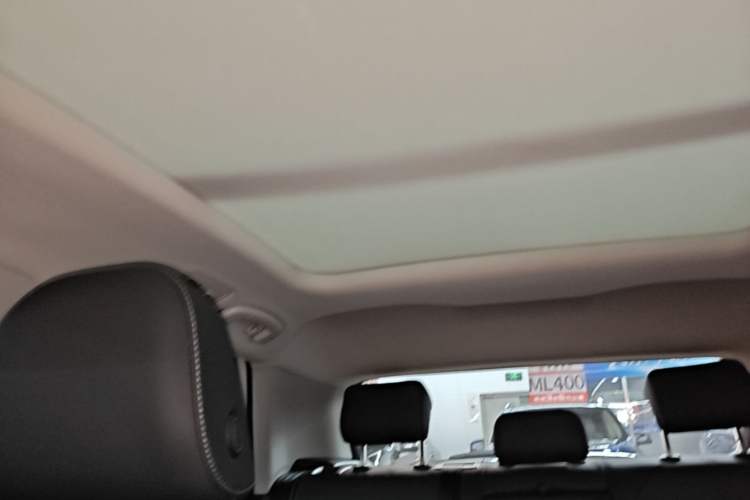 Used Volkswagen T-ROC 2021 280TSI DSG Two-Wheel Drive Comfort Connect Edition Headliner