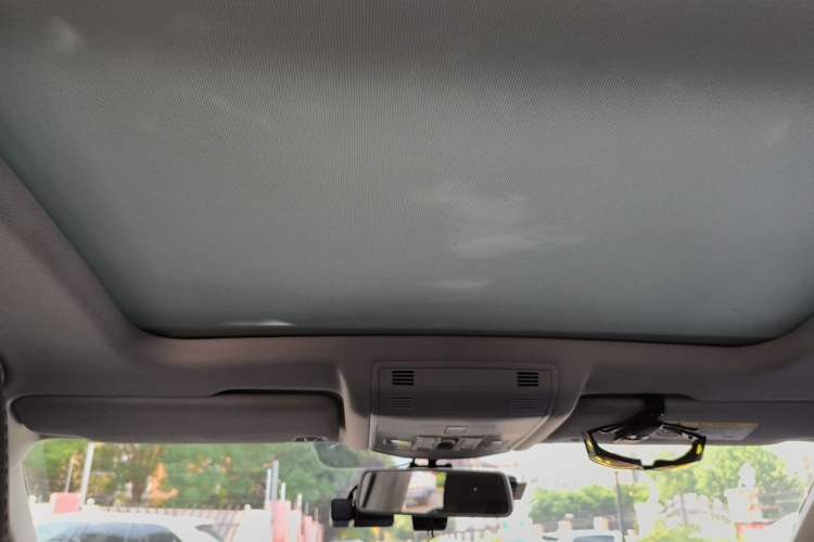 Used Volkswagen T-ROC 2021 280TSI DSG Two-Wheel Drive Elite Connect Edition Headliner
