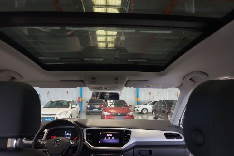 Used Volkswagen T-ROC 2021 280TSI DSG Two-Wheel Drive Elite Connect Edition Headliner
