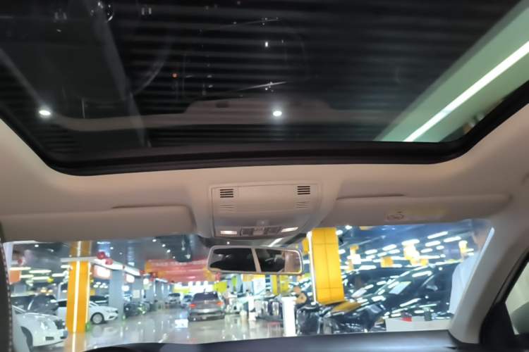 Used Volkswagen T-ROC 2021 280TSI DSG Two-Wheel Drive Comfort Connect Edition Headliner