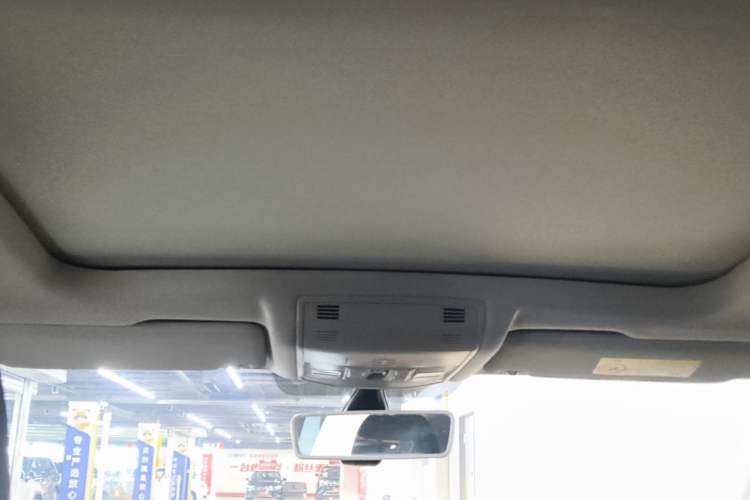 Used Volkswagen T-ROC 2021 280TSI DSG Two-Wheel Drive Comfort Connect Edition Headliner