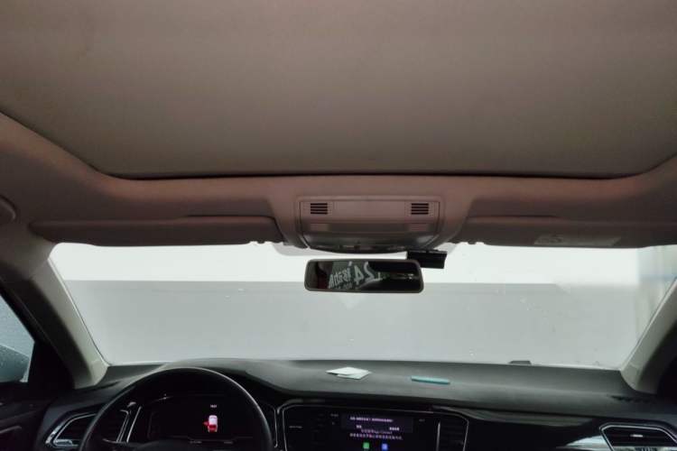 Used Volkswagen T-ROC 2021 280TSI DSG Two-Wheel Drive Comfort Connect Edition Headliner