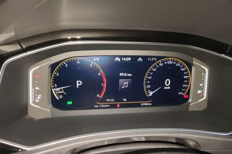 Used Volkswagen T-ROC 2021 280TSI DSG Two-Wheel Drive Luxury Smart Connectivity Version Instrument Cluster