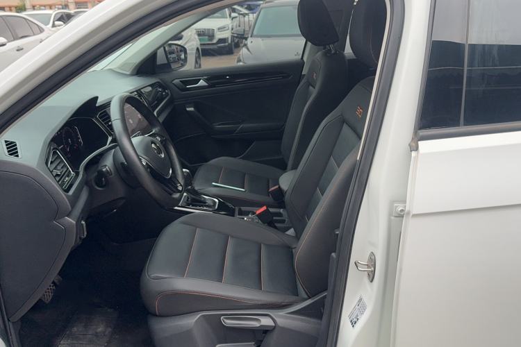 Used Volkswagen T-ROC 2021 280TSI DSG Two-Wheel Drive Comfort Connect 30th Anniversary Edition Interior 1