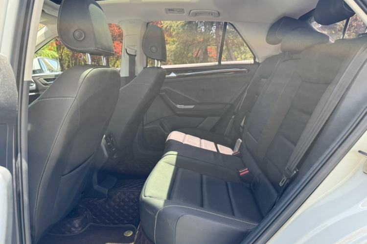 Used Volkswagen T-ROC 2021 280TSI DSG Two-Wheel Drive Comfort Connect Edition Interior 1