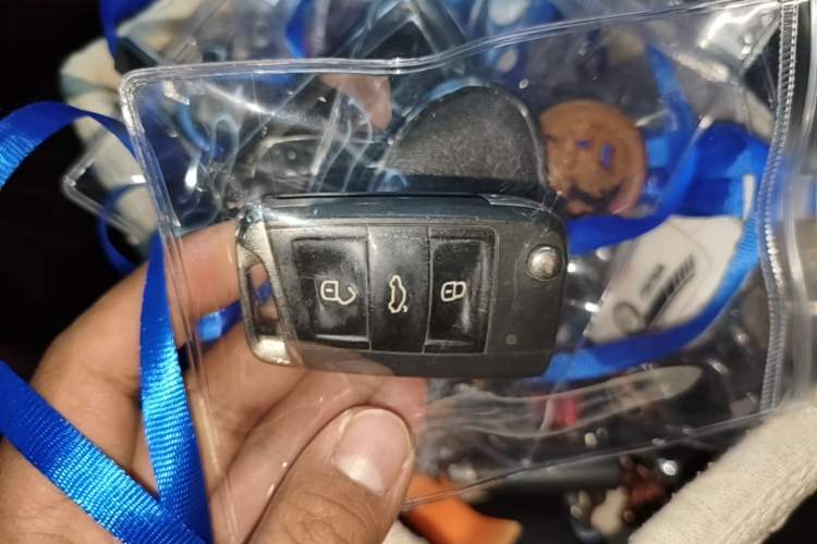Used Volkswagen T-ROC 2021 280TSI DSG Two-Wheel Drive Comfort Connect Edition Interior 1