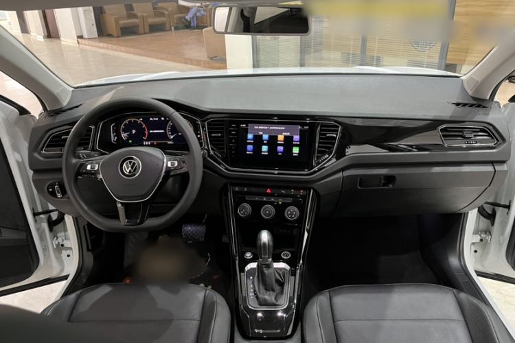 Used Volkswagen T-ROC 2021 280TSI DSG Two-Wheel Drive Comfort Connect Edition Interior 1