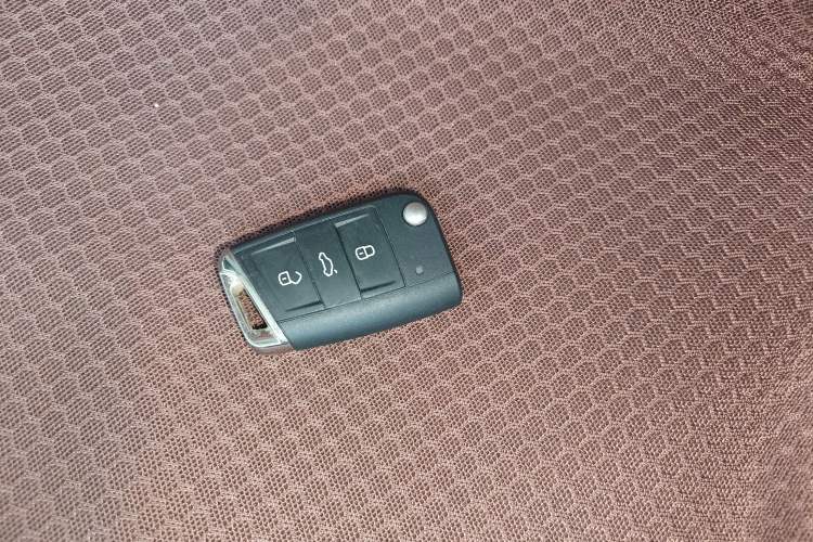 Used Volkswagen T-ROC 2021 280TSI DSG Two-Wheel Drive Comfort Connect Edition Interior 1