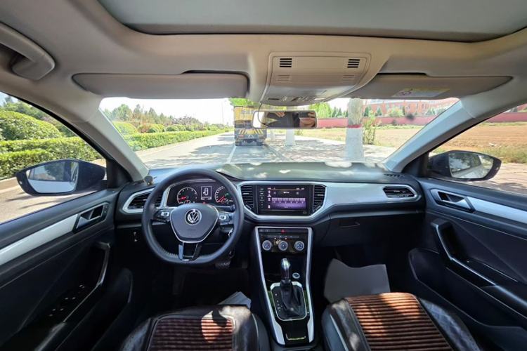 Used Volkswagen T-ROC 2021 280TSI DSG Two-Wheel Drive Elite Connect Edition Interior 1