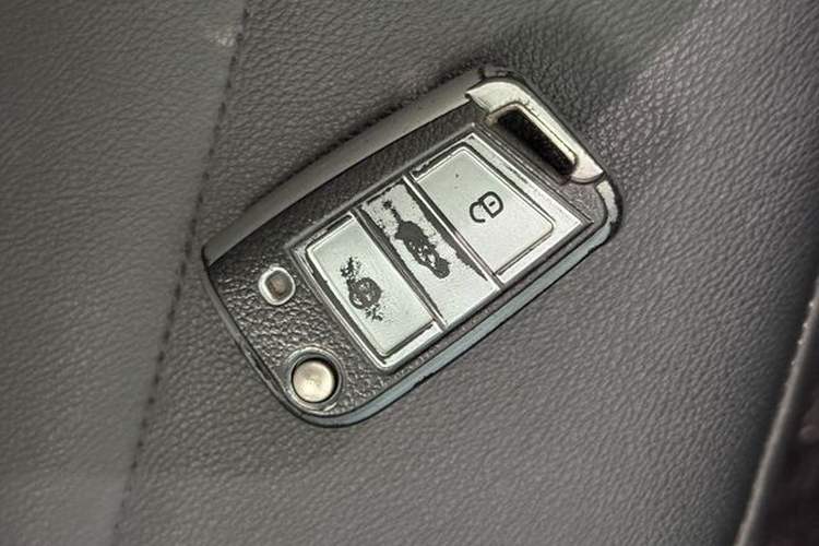 Used Volkswagen T-ROC 2021 280TSI DSG Two-Wheel Drive Comfort Connect Edition Interior 1
