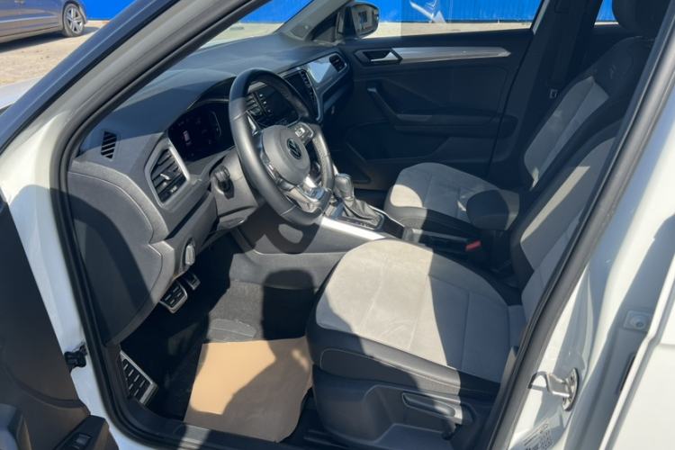 Used Volkswagen T-ROC 2021 280TSI DSG Two-Wheel Drive R-Line Pro Connected Version Interior 1