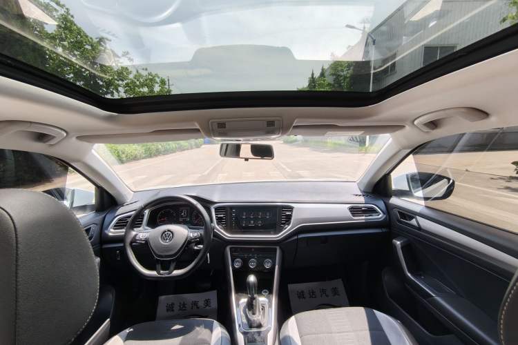 Used Volkswagen T-ROC 2021 280TSI DSG Two-Wheel Drive Elite Connect Edition Interior 1