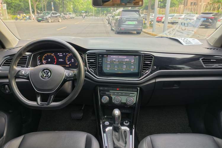 Used Volkswagen T-ROC 2021 280TSI DSG Two-Wheel Drive Elite Connect Edition Interior 11