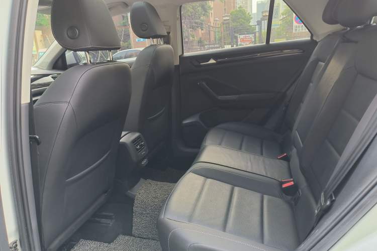 Used Volkswagen T-ROC 2021 280TSI DSG Two-Wheel Drive Elite Connect Edition Interior 12