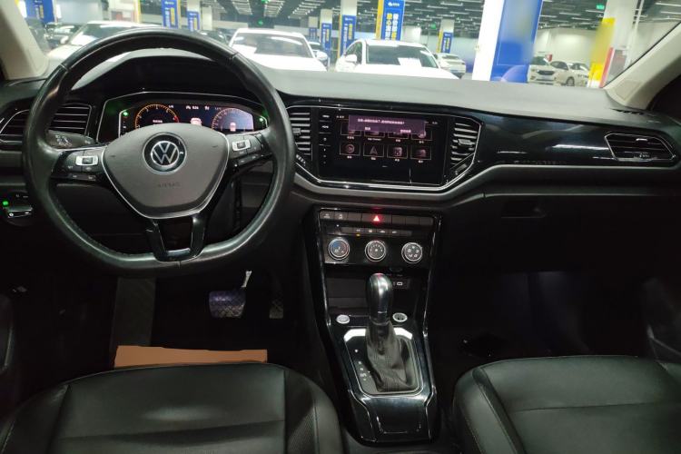 Used Volkswagen T-ROC 2021 280TSI DSG Two-Wheel Drive Comfort Connect Edition Interior 2