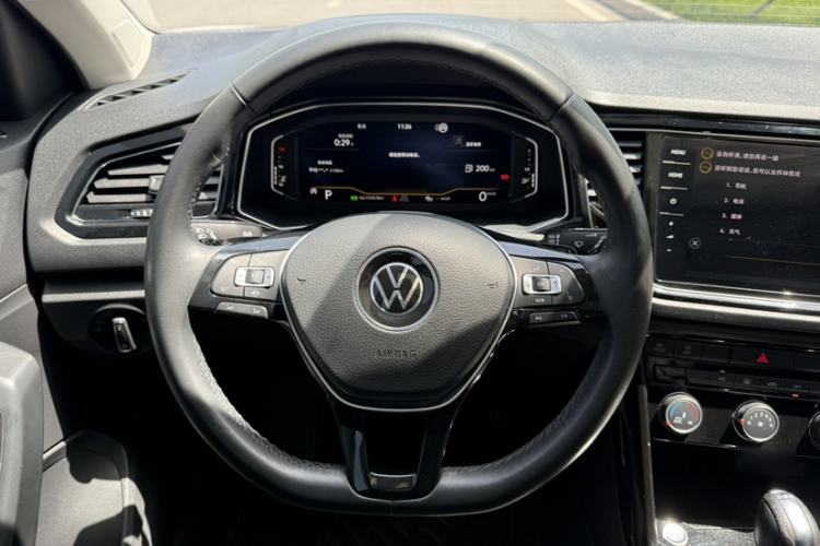 Used Volkswagen T-ROC 2021 280TSI DSG Two-Wheel Drive Comfort Connect Edition Interior 2