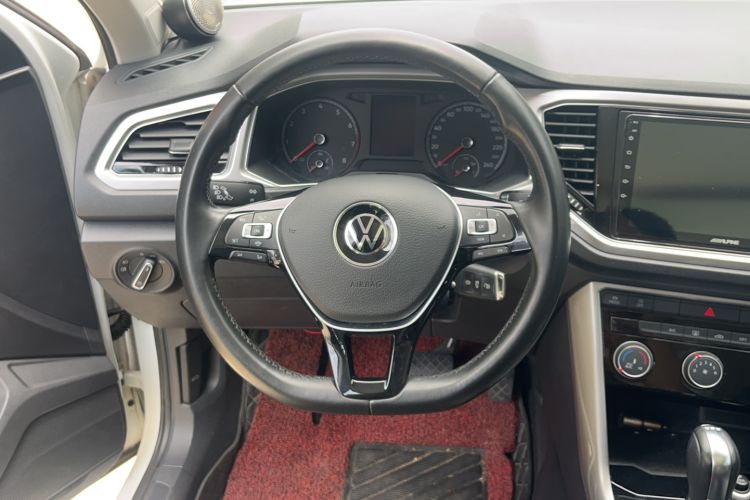 Used Volkswagen T-ROC 2021 280TSI DSG Two-Wheel Drive Elite Connect Edition Interior 2