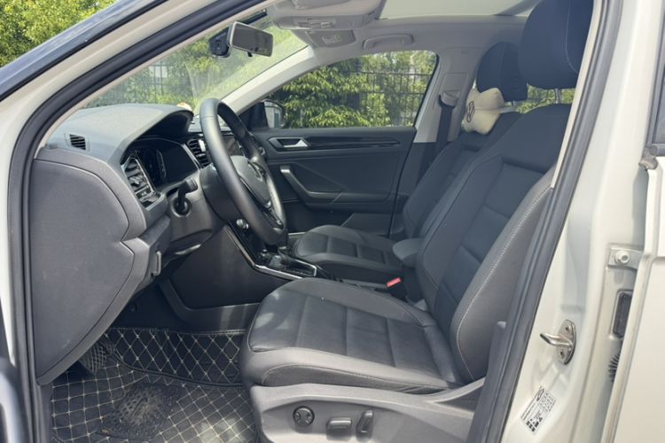 Used Volkswagen T-ROC 2021 Revised Version 280TSI DSG Two-Wheel Drive Comfort & Smart Connectivity Edition Interior 2