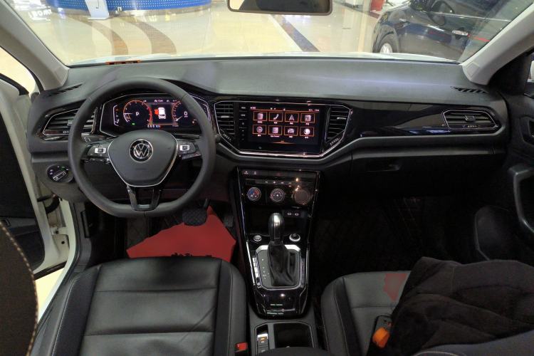 Used Volkswagen T-ROC 2021 280TSI DSG Two-Wheel Drive Comfort Connect Edition Interior 2
