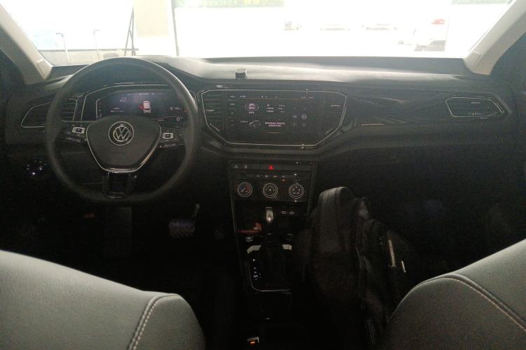 Used Volkswagen T-ROC 2021 280TSI DSG Two-Wheel Drive Comfort Connect Edition Interior 2