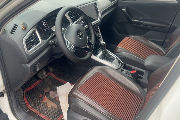 Used Volkswagen T-ROC 2021 280TSI DSG Two-Wheel Drive Elite Connect Edition Interior 2