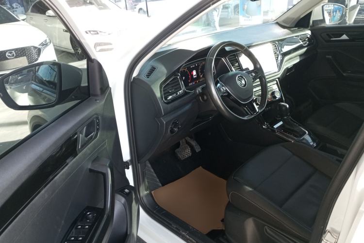 Used Volkswagen T-ROC 2021 280TSI DSG Two-Wheel Drive Comfort Connect Edition Interior 3