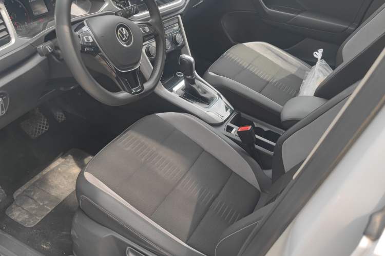 Used Volkswagen T-ROC 2021 Revised Version 280TSI DSG Two-Wheel Drive Elite Connect Edition Interior 3