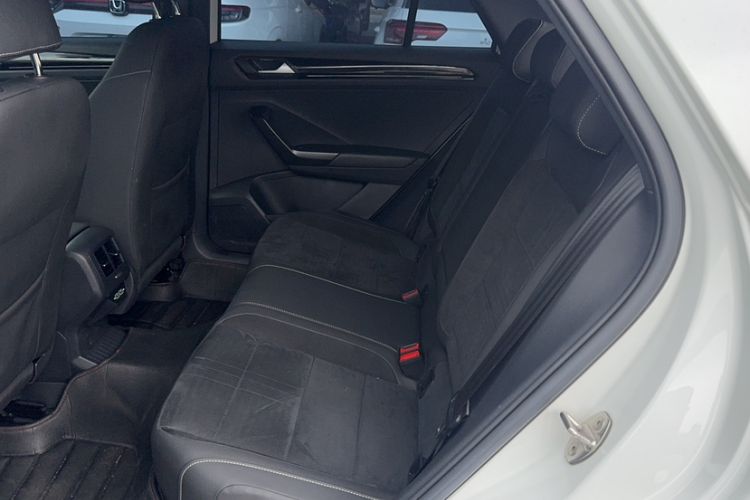Used Volkswagen T-ROC 2021 Revised Version 280TSI DSG All-Wheel Drive Luxury Connected Edition Interior 3