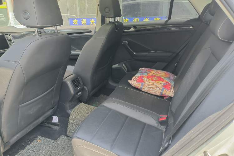 Used Volkswagen T-ROC 2021 280TSI DSG Two-Wheel Drive Elite Connect Edition Interior 3