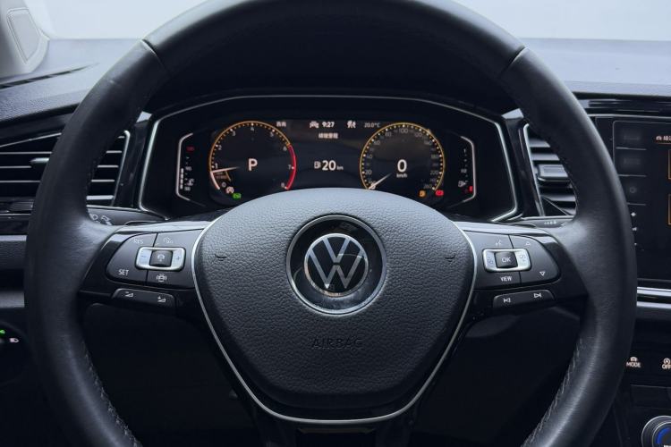 Used Volkswagen T-ROC 2021 280TSI DSG Two-Wheel Drive Comfort Connect Edition Interior 3