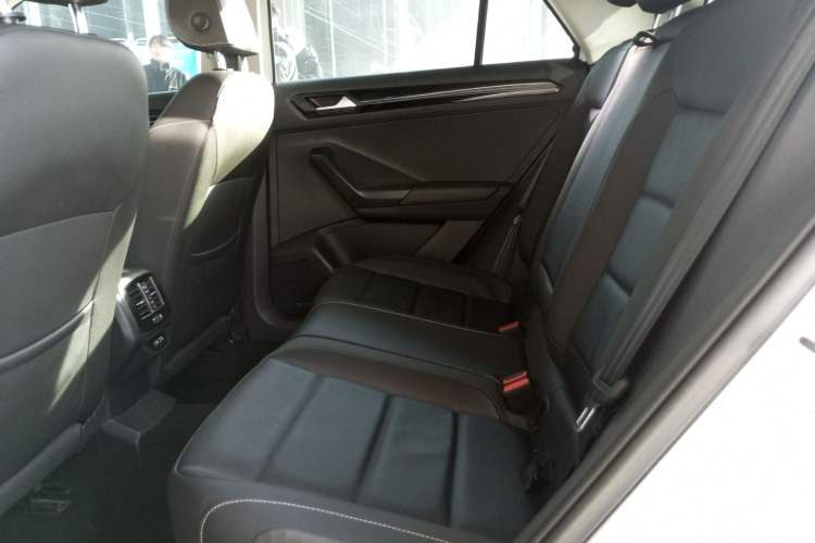 Used Volkswagen T-ROC 2021 280TSI DSG Two-Wheel Drive Comfort Connect Edition Interior 4