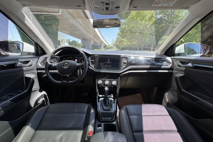 Used Volkswagen T-ROC 2021 280TSI DSG Two-Wheel Drive Comfort Connect Edition Interior 4