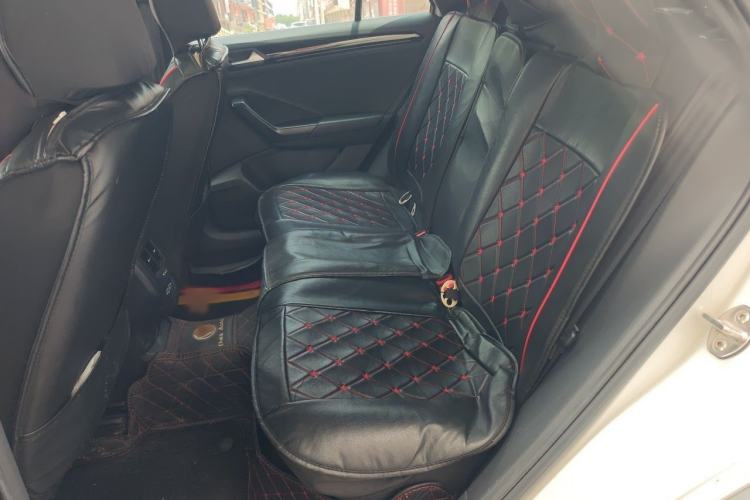 Used Volkswagen T-ROC 2021 Revised Version 280TSI DSG All-Wheel Drive Luxury Connected Edition Interior 4
