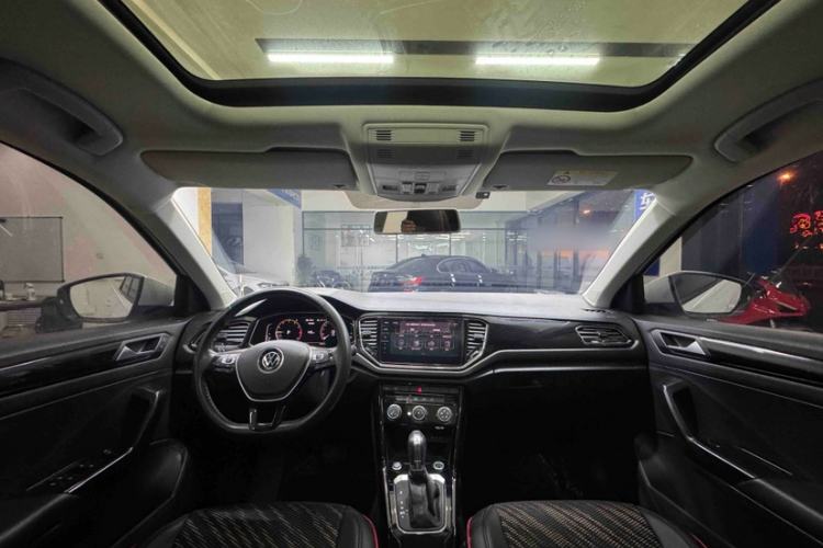 Used Volkswagen T-ROC 2021 280TSI DSG Two-Wheel Drive Comfort Connect Edition Interior 4