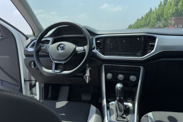 Used Volkswagen T-ROC 2021 280TSI DSG Two-Wheel Drive Elite Connect Edition Interior 4
