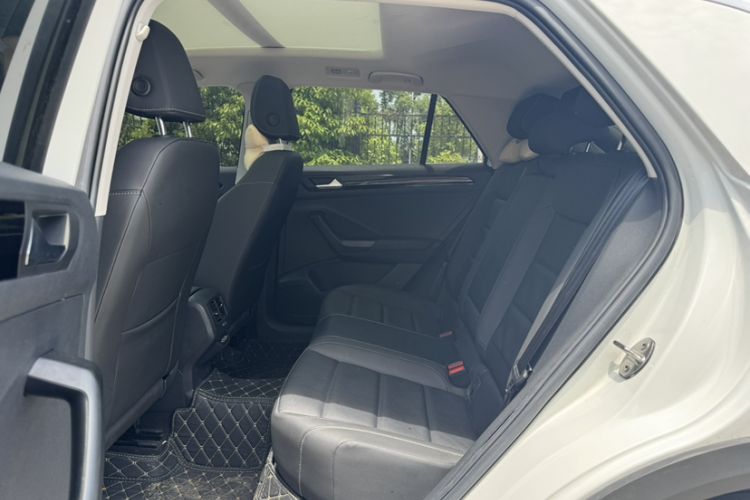 Used Volkswagen T-ROC 2021 Revised Version 280TSI DSG Two-Wheel Drive Comfort & Smart Connectivity Edition Interior 4