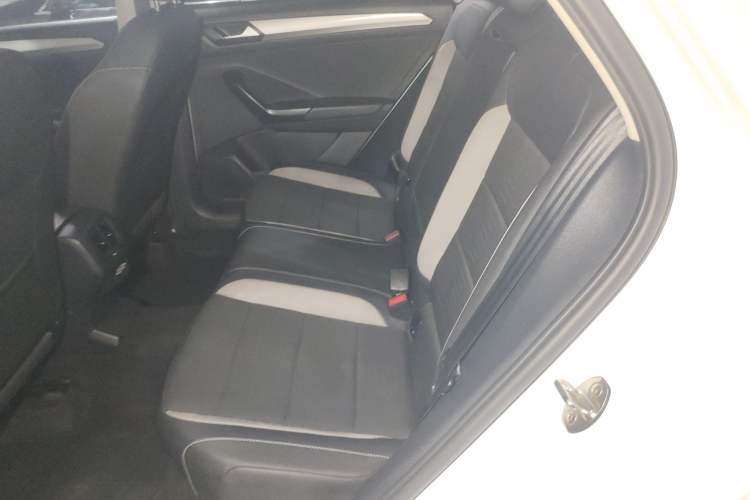Used Volkswagen T-ROC 2021 280TSI DSG Two-Wheel Drive Elite Connect Edition Interior 4