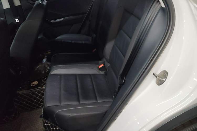 Used Volkswagen T-ROC 2021 Revised Version 280TSI DSG Two-Wheel Drive Comfort & Smart Connectivity Edition Interior 4