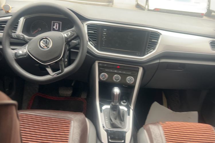 Used Volkswagen T-ROC 2021 280TSI DSG Two-Wheel Drive Elite Connect Edition Interior 4