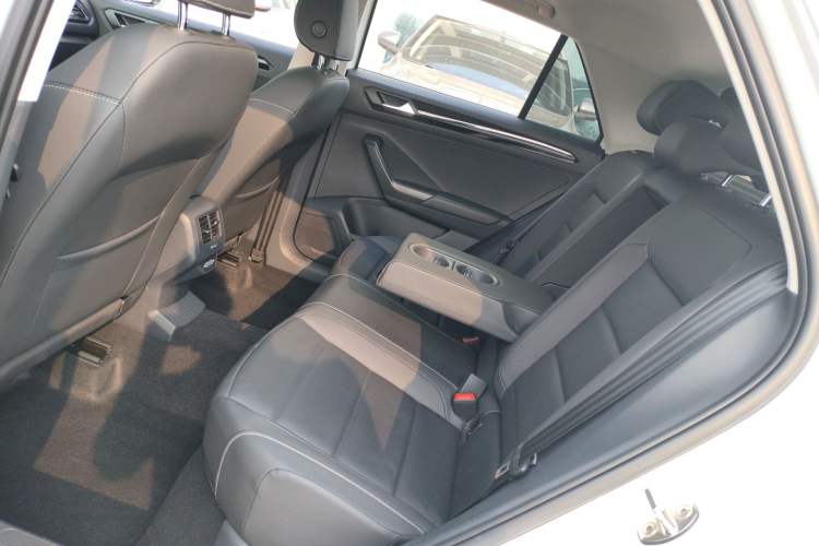 Used Volkswagen T-ROC 2021 280TSI DSG Two-Wheel Drive Comfort Connect Edition Interior 4