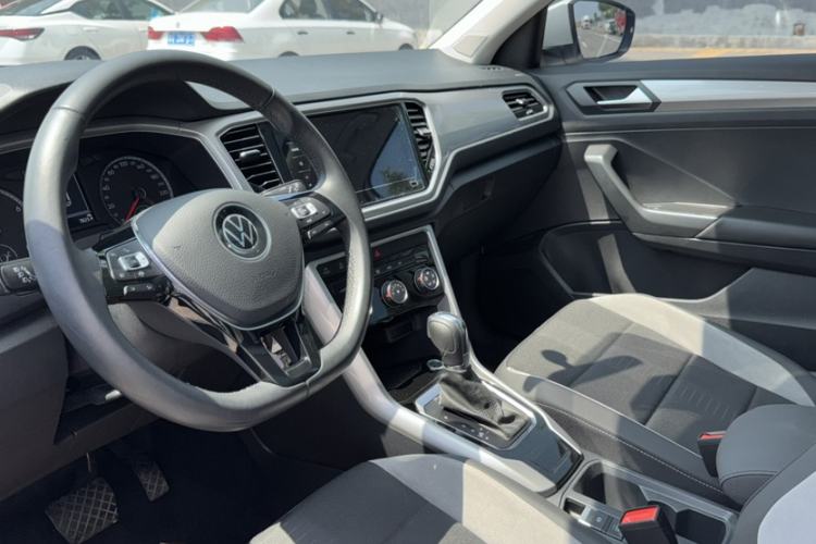 Used Volkswagen T-ROC 2021 280TSI DSG Two-Wheel Drive Elite Connect Edition Interior 5