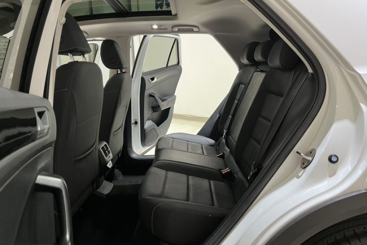 Used Volkswagen T-ROC 2021 280TSI DSG Two-Wheel Drive Comfort Connect Edition Interior 5