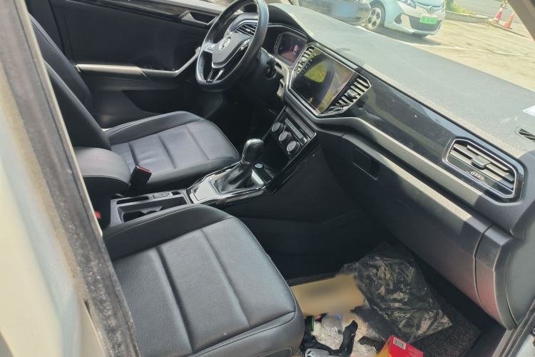 Used Volkswagen T-ROC 2021 280TSI DSG Two-Wheel Drive Elite Connect Edition Interior 5