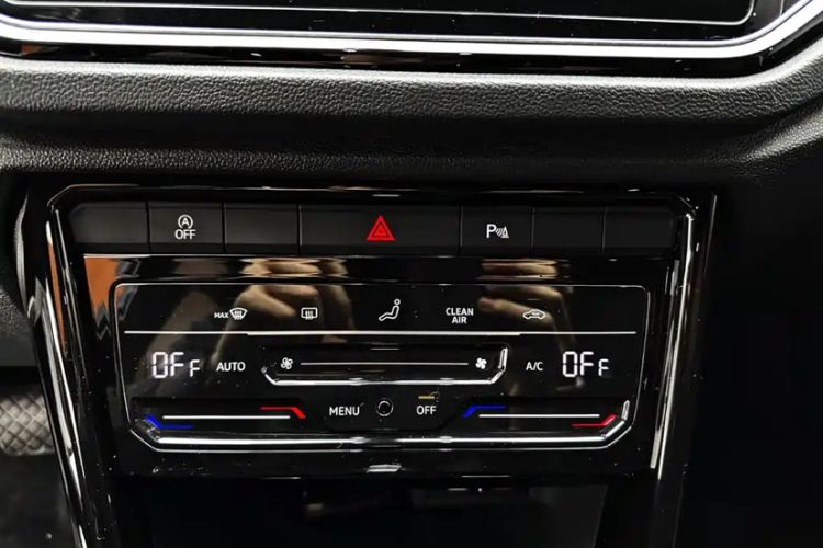 Used Volkswagen T-ROC 2021 280TSI DSG All-Wheel Drive Luxury Smart Connectivity Version Interior 5