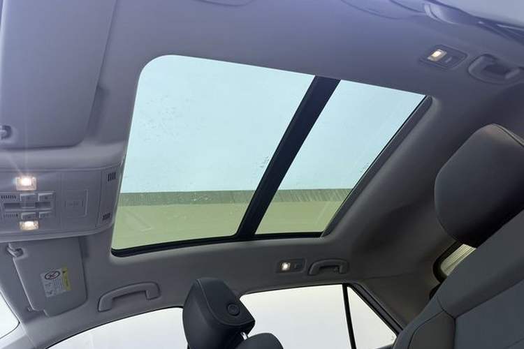 Used Volkswagen T-ROC 2021 280TSI DSG Two-Wheel Drive Comfort Connect Edition Interior 6