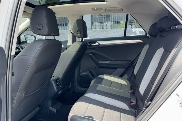 Used Volkswagen T-ROC 2021 280TSI DSG Two-Wheel Drive Elite Connect Edition Interior 7