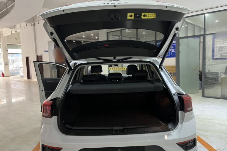 Used Volkswagen T-ROC 2021 280TSI DSG Two-Wheel Drive Comfort Connect Edition Interior 7
