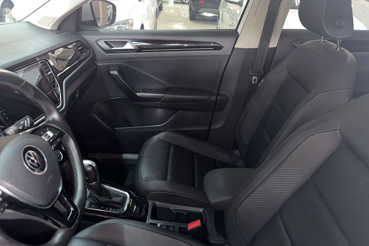 Used Volkswagen T-ROC 2021 280TSI DSG Two-Wheel Drive Comfort Connect Edition Interior 7
