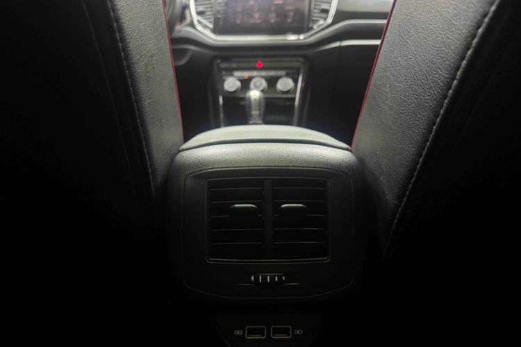Used Volkswagen T-ROC 2021 280TSI DSG Two-Wheel Drive Comfort Connect Edition Interior 8