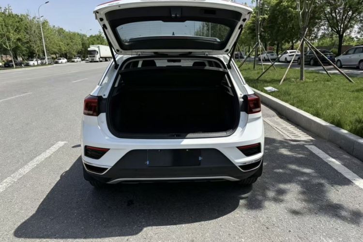Used Volkswagen T-ROC 2021 280TSI DSG Two-Wheel Drive Comfort Connect Edition Interior 9